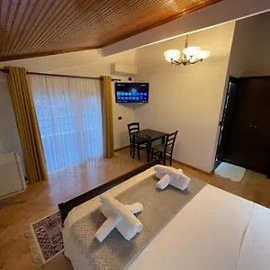 Guest house At, Berat